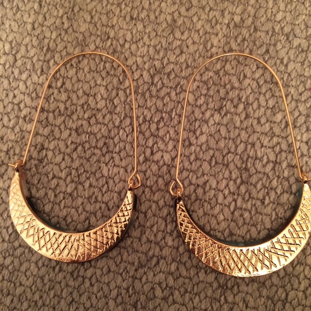 Drop on You Earrings/Tortoise - Picture 3 of 4